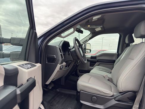 Used 2019 Ford F250 XL w/ STX Appearance Package image 11