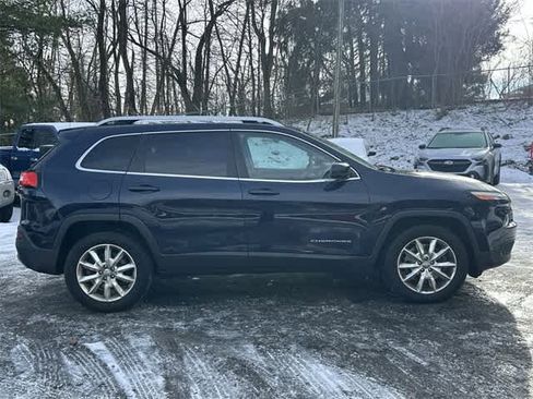 Used 2016 Jeep Cherokee Limited image 3