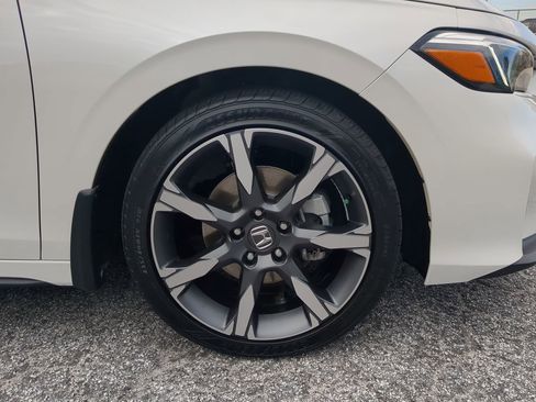 Used 2025 Honda Civic Sport Touring image 9