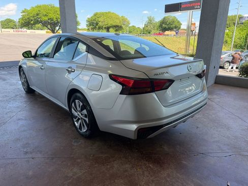 Used 2020 Nissan Altima 2.5 S FWD image 4