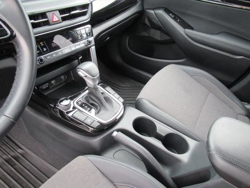 Used 2024 Kia Seltos S FWD image 15