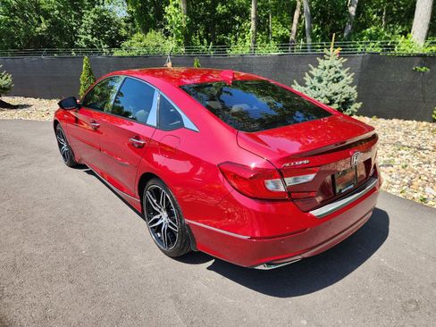 Used 2021 Honda Accord Touring image 3
