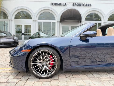 Used 2022 Porsche 911 Targa 4S AWD/4WD image 21