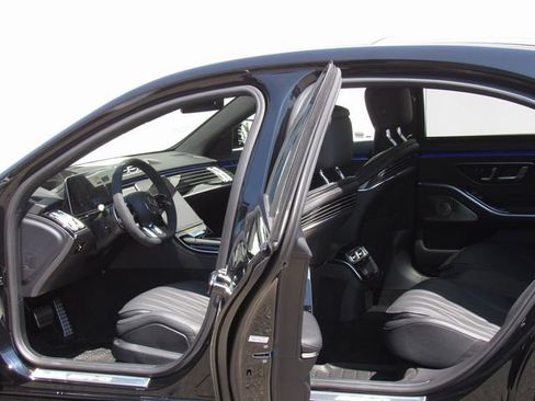 Used 2025 Mercedes-Benz S 63 AMG S image 16