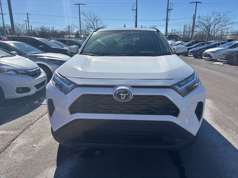 Used 2022 Toyota RAV4 XLE image 2