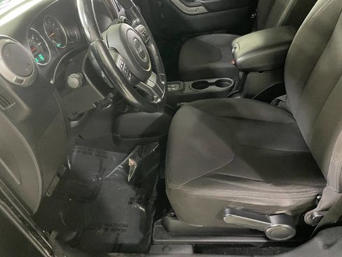 Used 2013 Jeep Wrangler Sport w/ Connectivity Group image 15