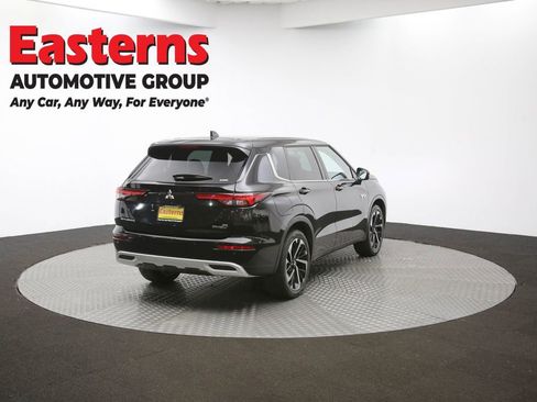 Used 2023 Mitsubishi Outlander SE image 41