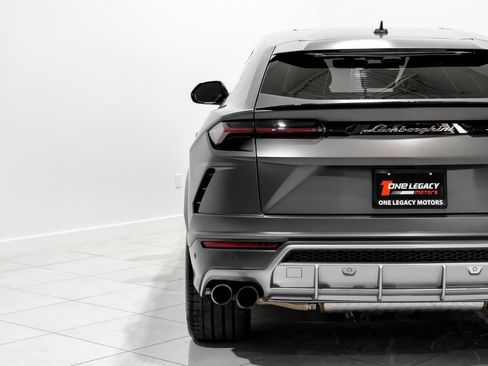 Used 2022 Lamborghini Urus image 45