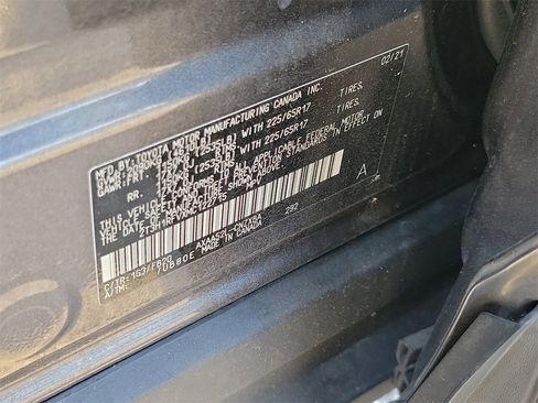 Used 2021 Toyota RAV4 LE image 31