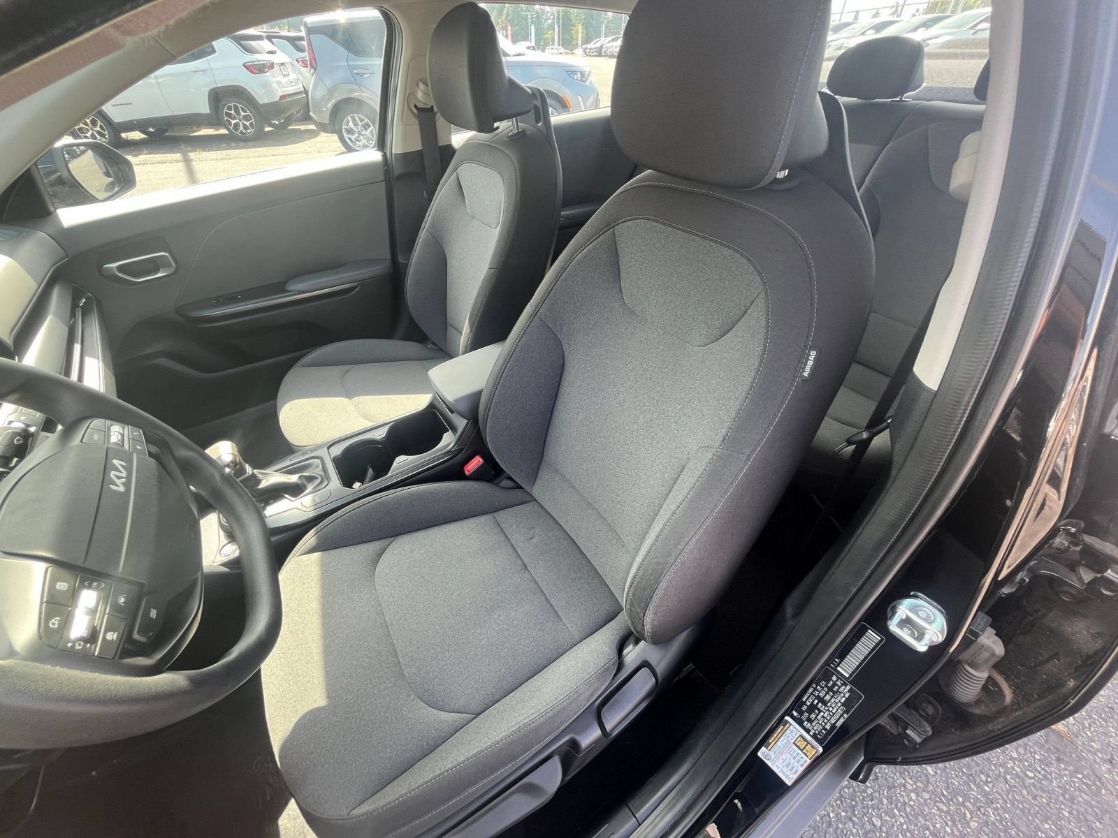 Used 2025 Kia K4 FWD image 36