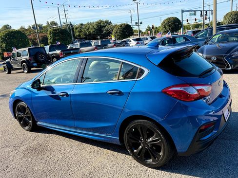 Used 2017 Chevrolet Cruze Premier FWD image 17