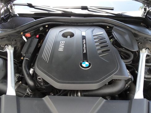 Used 2019 BMW 740i w/ M Sport Package RWD image 20