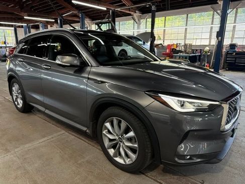 Used 2019 INFINITI QX50 Essential w/ Premium Heat Package AWD/4WD image 5