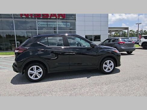 Used 2025 Nissan Kicks Play S FWD image 33