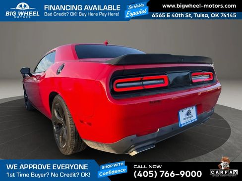 Used 2016 Dodge Challenger R/T Plus RWD image 3