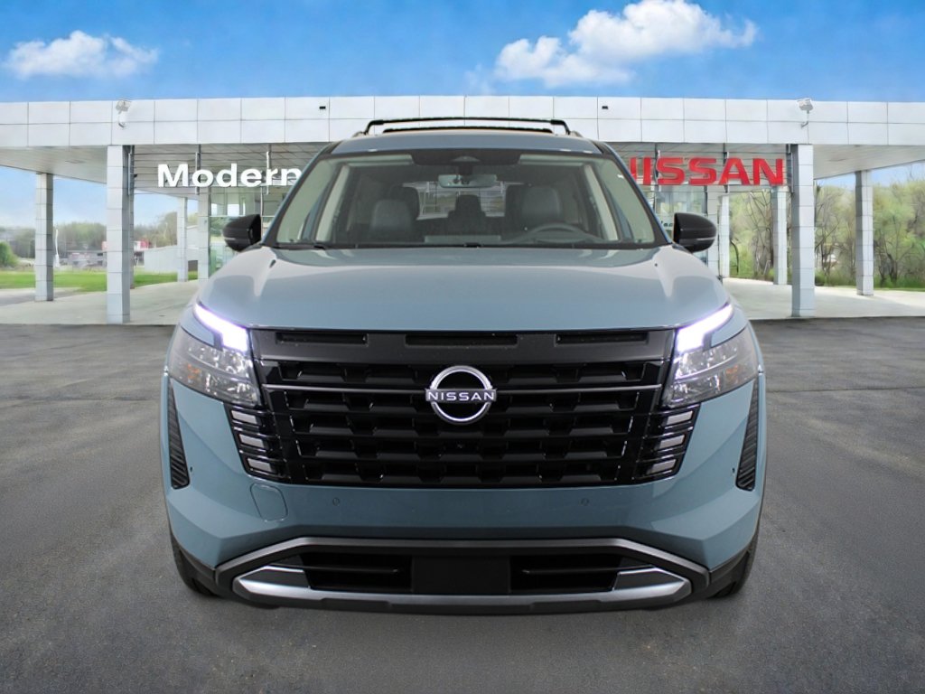 New 2026 Nissan Pathfinder Platinum w/ Accent Package FWD image 8