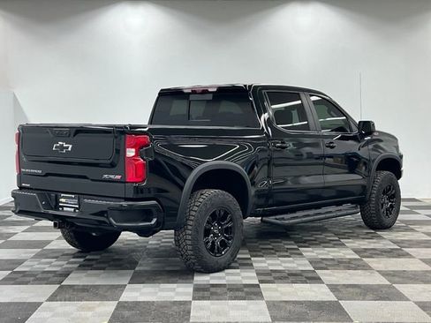 Used 2022 Chevrolet Silverado 1500 ZR2 w/ Technology Package image 10