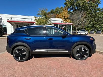 New 2025 Nissan Kicks SR w/ SR Premium Package