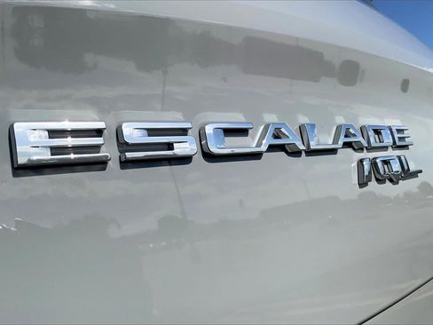 New 2026 Cadillac Escalade IQL Luxury image 31