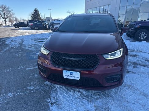 Used 2022 Chrysler Pacifica Touring-L w/ S Appearance Package image 6