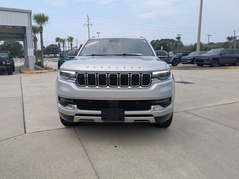 Certified 2024 Jeep Wagoneer Series II AWD/4WD image 8