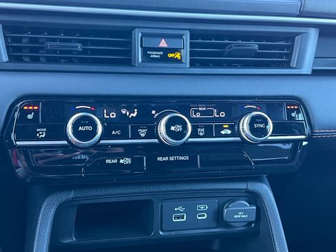 New 2025 Honda Pilot Sport image 31