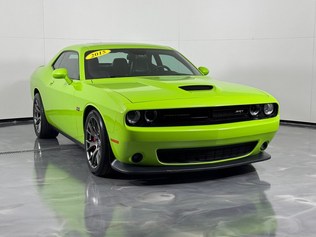 Used 2015 Dodge Challenger SRT w/ Technology Group RWD image 3