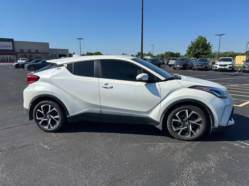 Used 2020 Toyota C-HR XLE FWD image 8