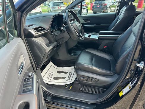 Certified 2022 Toyota Sienna XSE w/ XSE Plus Package image 11