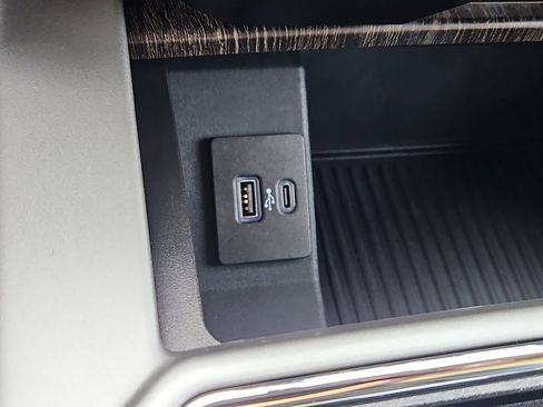 Used 2021 Ford F250 Lariat w/ Chrome Package AWD/4WD image 19