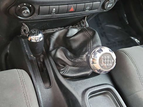 Used 2012 Jeep Wrangler Rubicon w/ Dual Top Group image 29