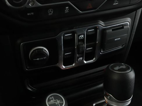 Used 2021 Jeep Wrangler Unlimited Sport AWD/4WD image 15