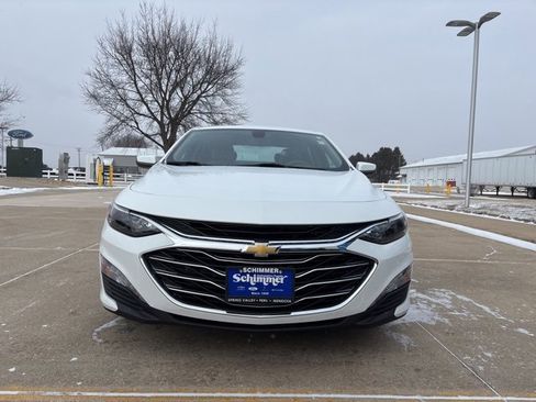 Used 2022 Chevrolet Malibu LT image 4