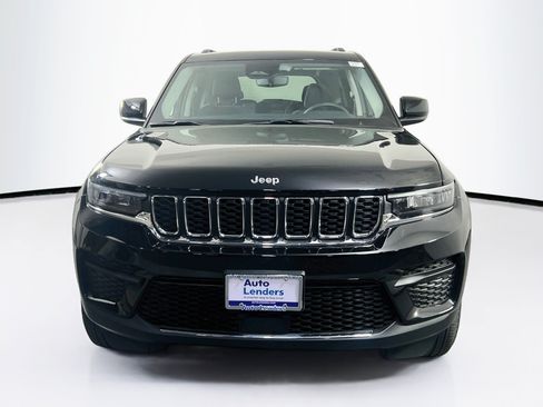 Used 2023 Jeep Grand Cherokee Laredo AWD/4WD image 2