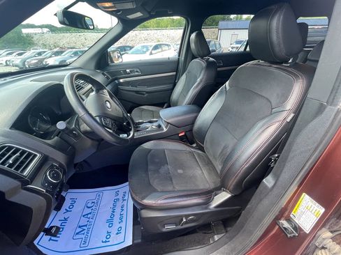 Used 2018 Ford Explorer XLT w/ Equipment Group 202A AWD/4WD image 23