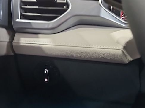 New 2026 Volkswagen Taos SEL AWD/4WD image 36