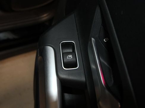 Used 2022 Mercedes-Benz GLB 250 4MATIC image 27