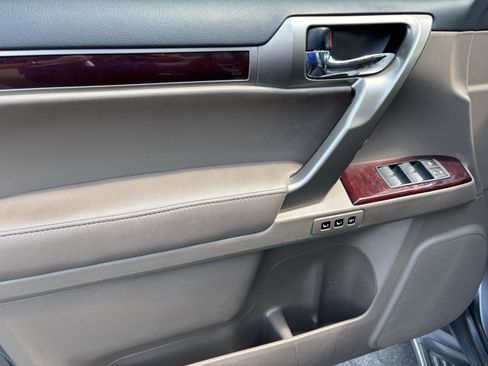 Used 2019 Lexus GX 460 Luxury image 14