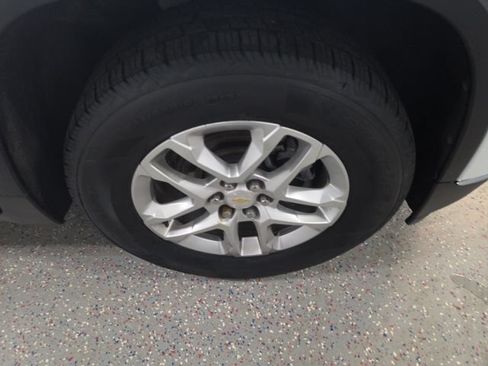 Used 2021 Chevrolet Traverse LT w/ LPO, Floor Liner Package AWD/4WD image 25