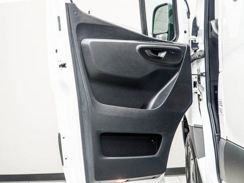 Used 2024 Mercedes-Benz Sprinter 2500 image 30