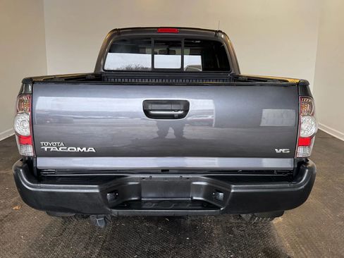 Used 2011 Toyota Tacoma Pickup 4D 6 ft w/ TRD Off-Road Pkg image 5