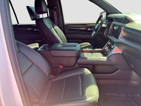 Used 2023 GMC Yukon XL Denali w/ Denali Reserve Package AWD/4WD image 22