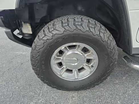 Used 2005 HUMMER H2 w/ Preferred Equipment Group image 5