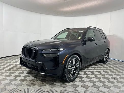 New 2026 BMW X7 M60i w/ Executive Package image 3
