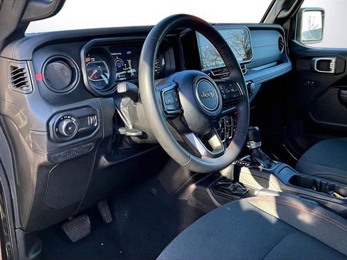 Certified 2024 Jeep Wrangler Unlimited Rubicon image 18