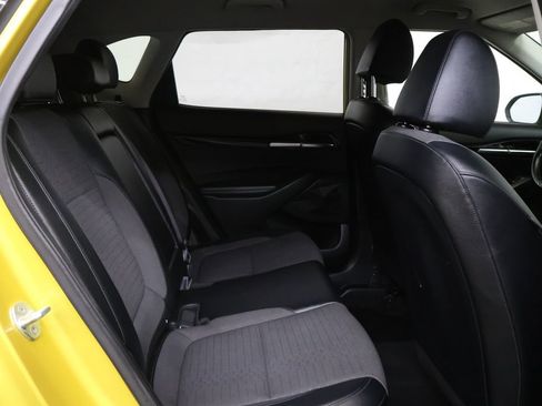 Used 2023 Kia Seltos S w/ Navigation Package FWD image 12