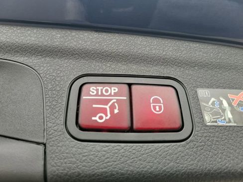 Used 2025 Mercedes-Benz GLE 450e 4MATIC image 10