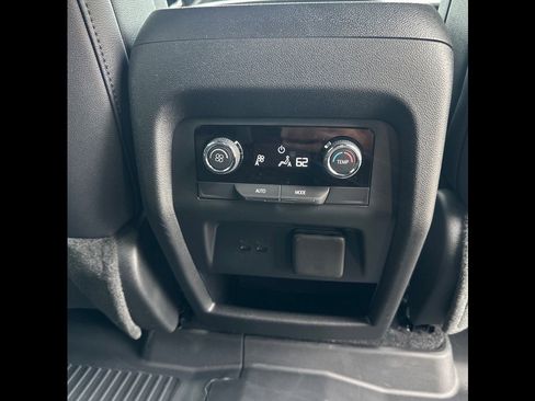 New 2026 Chevrolet Traverse LT w/ Sun and Wheel Package image 24