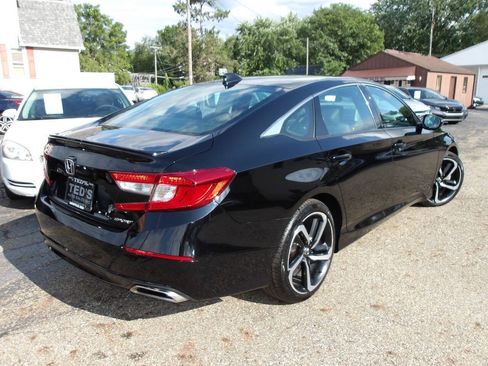 Used 2022 Honda Accord Sport image 6