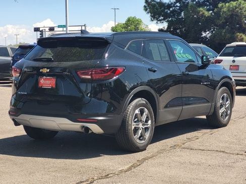 Used 2024 Chevrolet Blazer LT FWD image 3